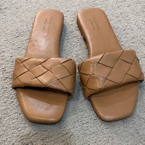 Tan Woven Slide Sandals Cushionaire Memory Foam Size 8.5 BNWT